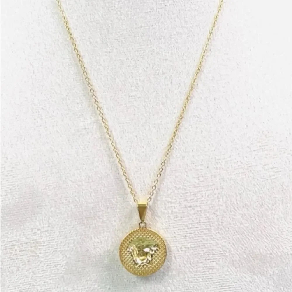 18K Gold Plated Medusa Pendant Necklace